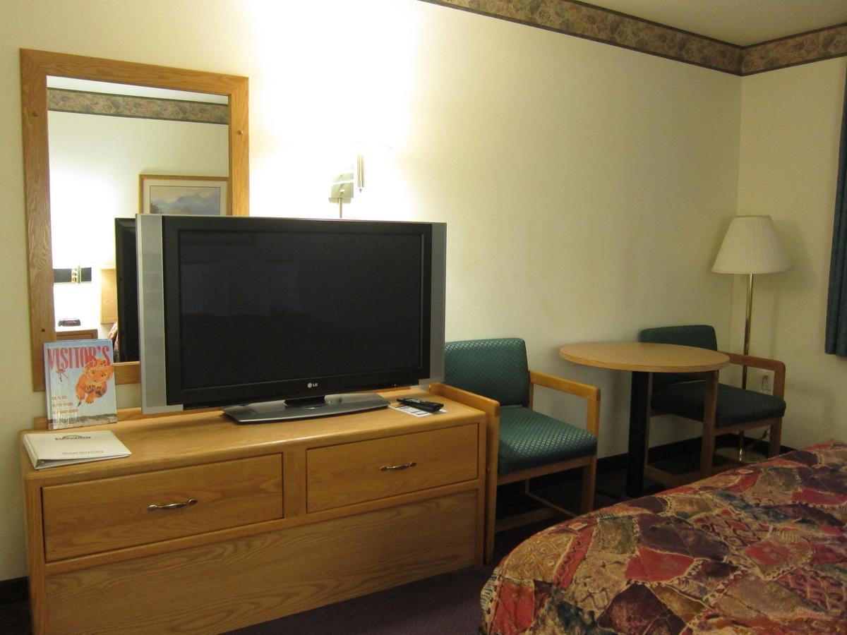 Days Inn By Wyndham Ocean Shores Phòng bức ảnh